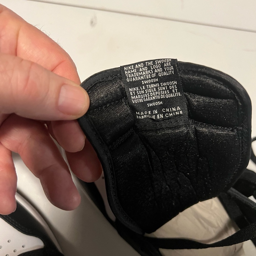 Brand New 1985 Air Jordan 1s Black & White Still In The Box. Like For A Deal!!! - Picture 4 of 16